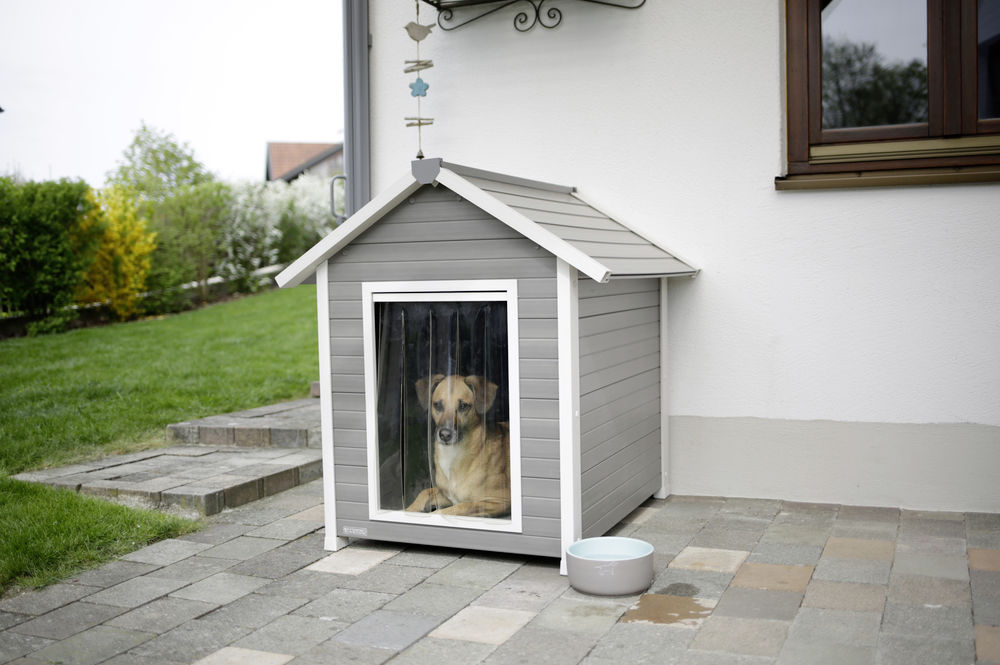 Hundehütte mit Lamellenvorhang